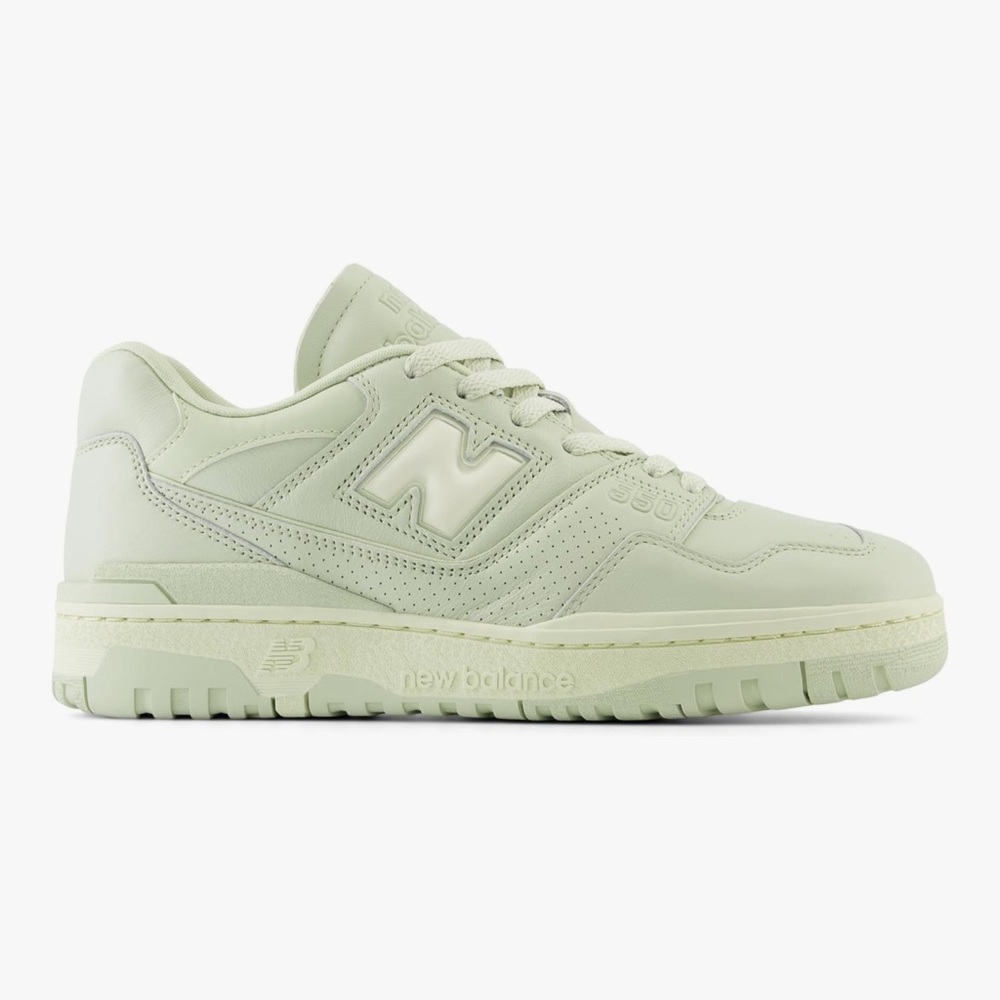 NIB NWT New Balance 550 Light Green Sneakers Men’s 6.5 Women’s 8 unisex